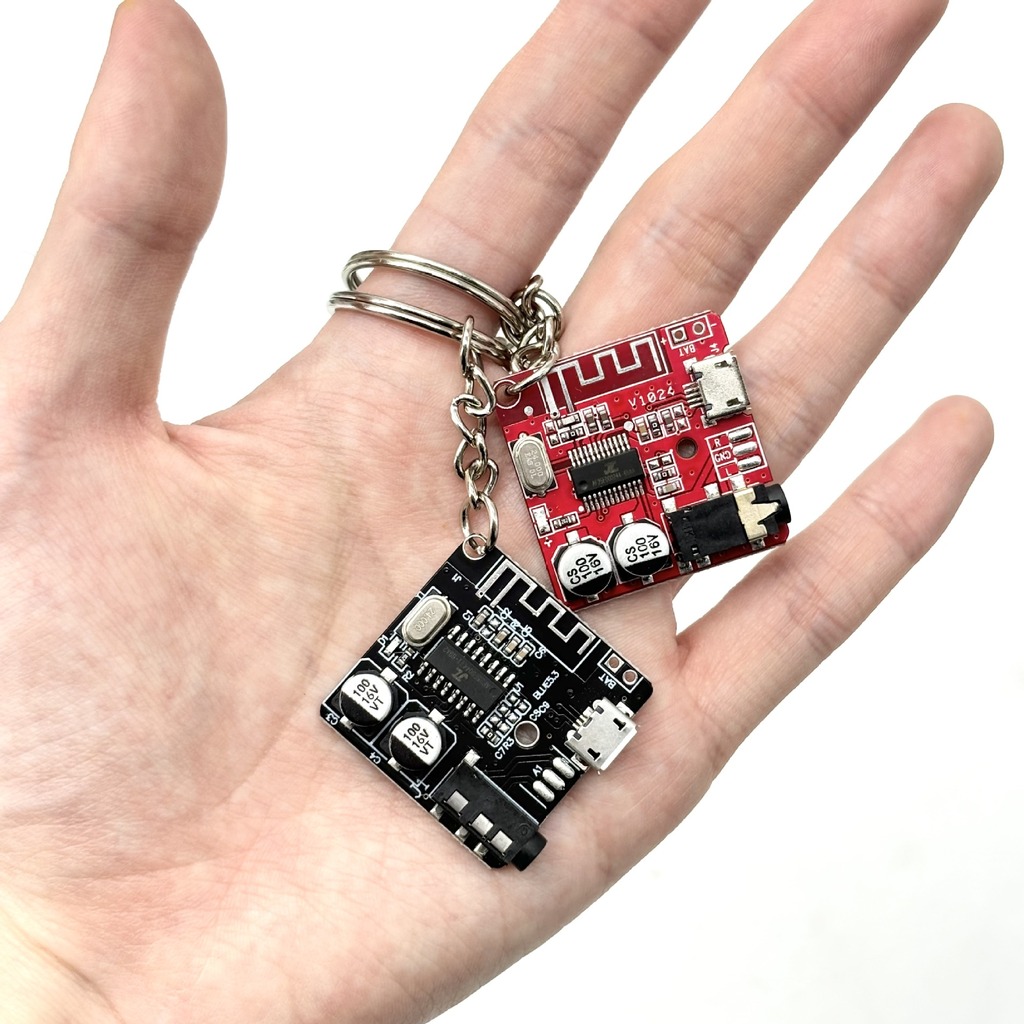 サイバーパンクスタイル回路基板キーホルダーレトロテック美学P - Tech Accessories Wholesale のレビューと価格